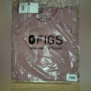 Figs Women's Short Sleeve Top in Heathered Pink
